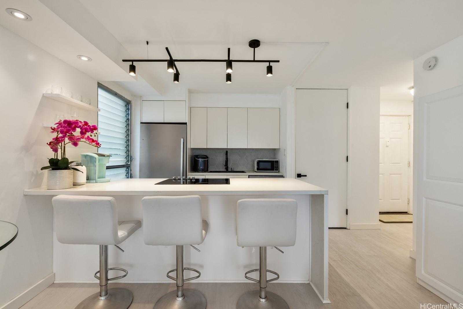 435 Walina Street Honolulu - Rental - photo 6 of 20