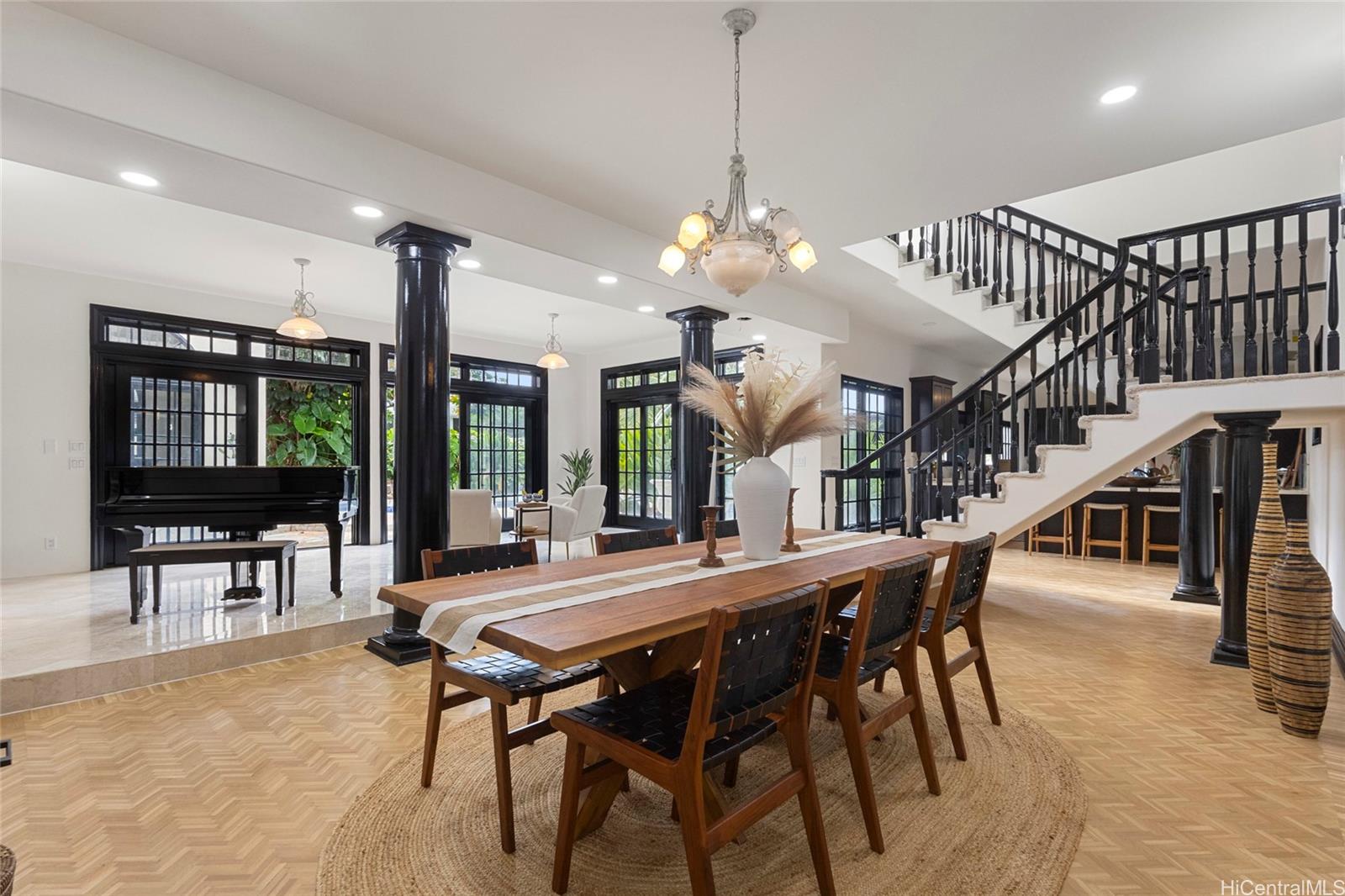 4363  Kilauea Ave Kahala Area, Diamond Head home - photo 3 of 24