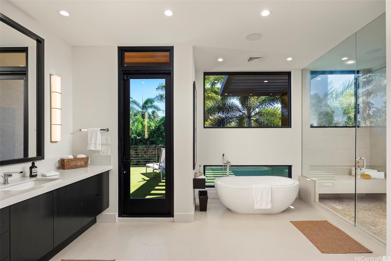 4366  Royal Pl Kahala Area, Diamond Head home - photo 14 of 25