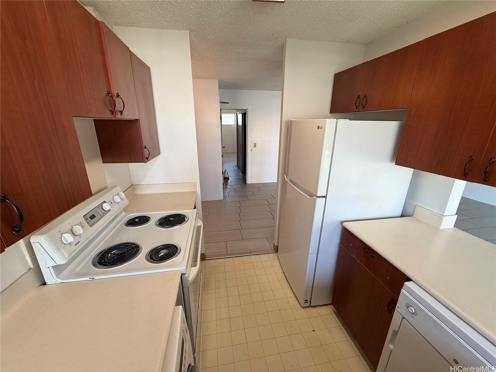 439 Keoniana Street Honolulu - Rental - photo 4 of 19