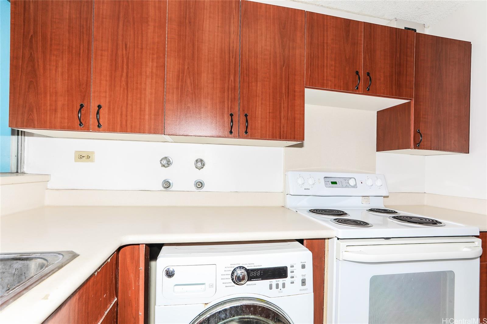 Oahu Surf 2 condo # 504, Honolulu, Hawaii - photo 11 of 23