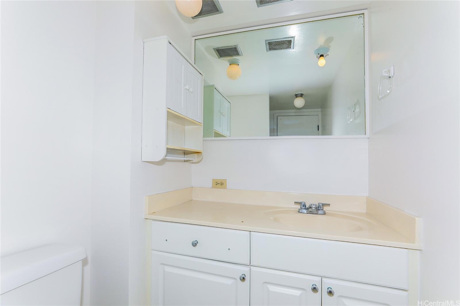 Oahu Surf 2 condo # 504, Honolulu, Hawaii - photo 17 of 23