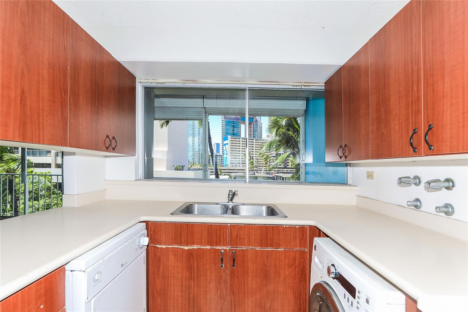 Oahu Surf 2 condo # 504, Honolulu, Hawaii - photo 10 of 23