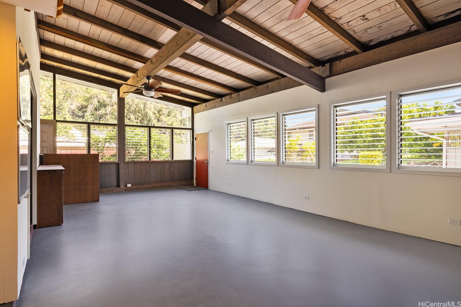 44  Akamu Place Nuuanu Area, Honolulu home - photo 4 of 25