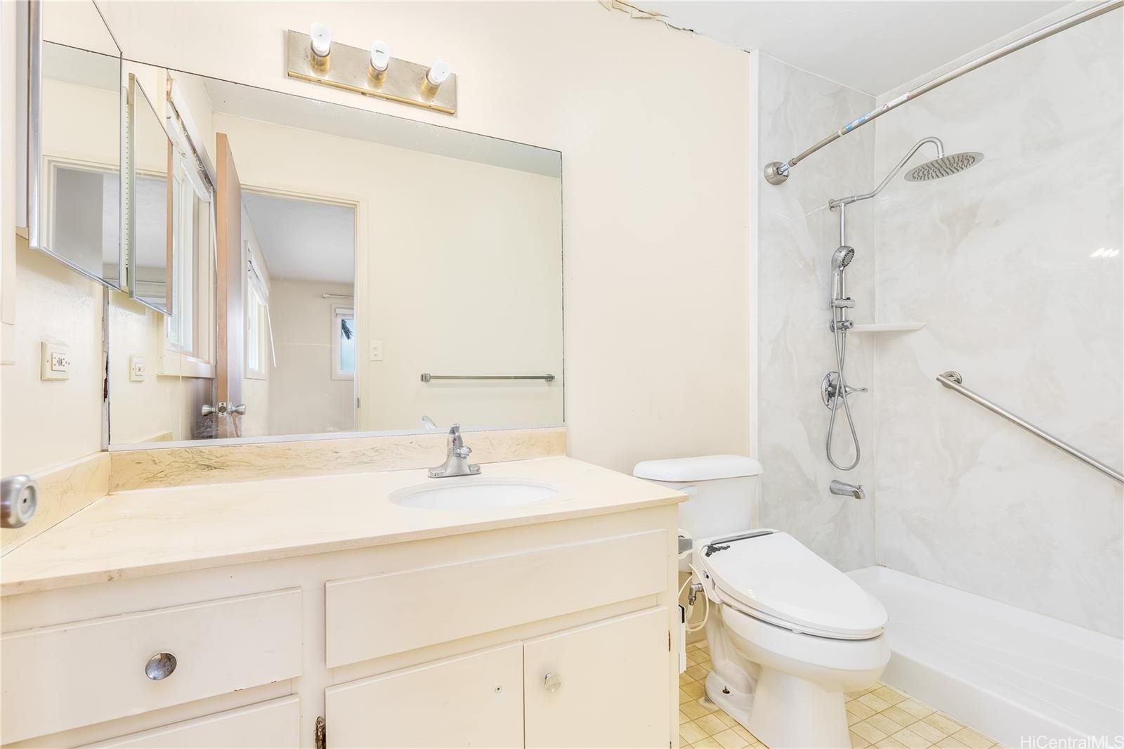 440  Halaki Street Niu Valley, Diamond Head home - photo 16 of 24