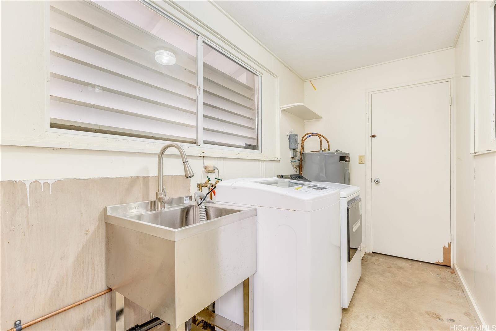 440  Halaki Street Niu Valley, Diamond Head home - photo 17 of 24