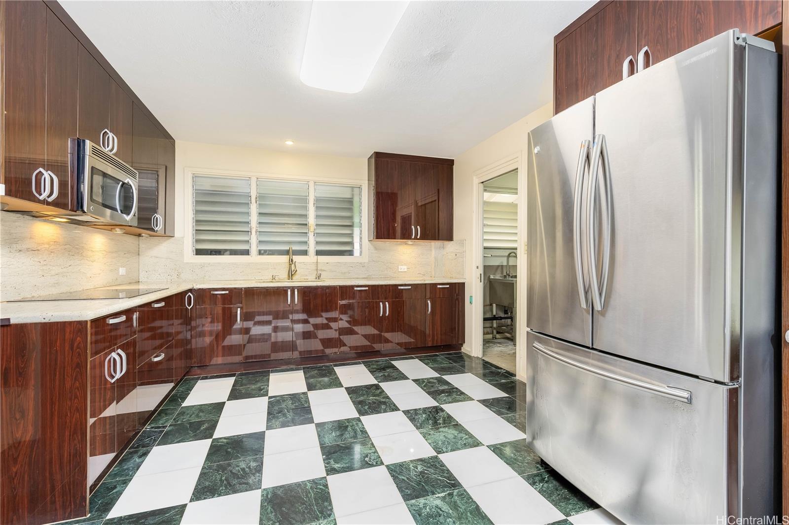 440  Halaki Street Niu Valley, Diamond Head home - photo 7 of 24