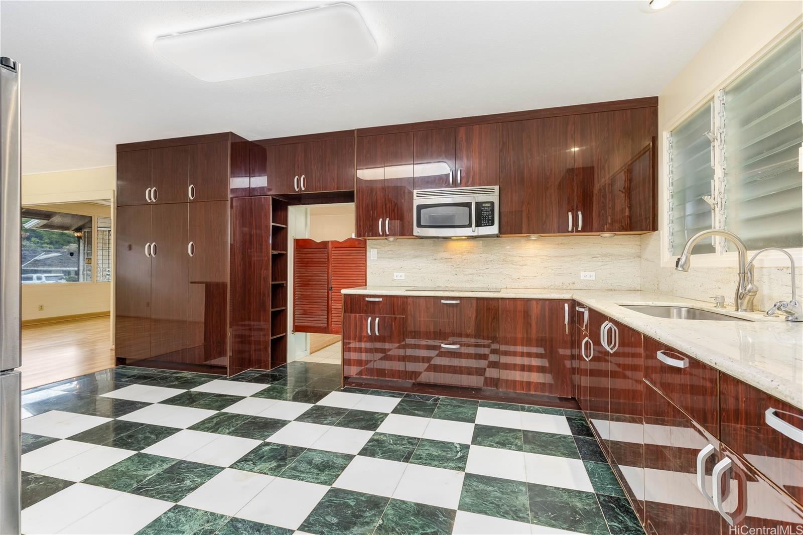 440  Halaki Street Niu Valley, Diamond Head home - photo 8 of 24