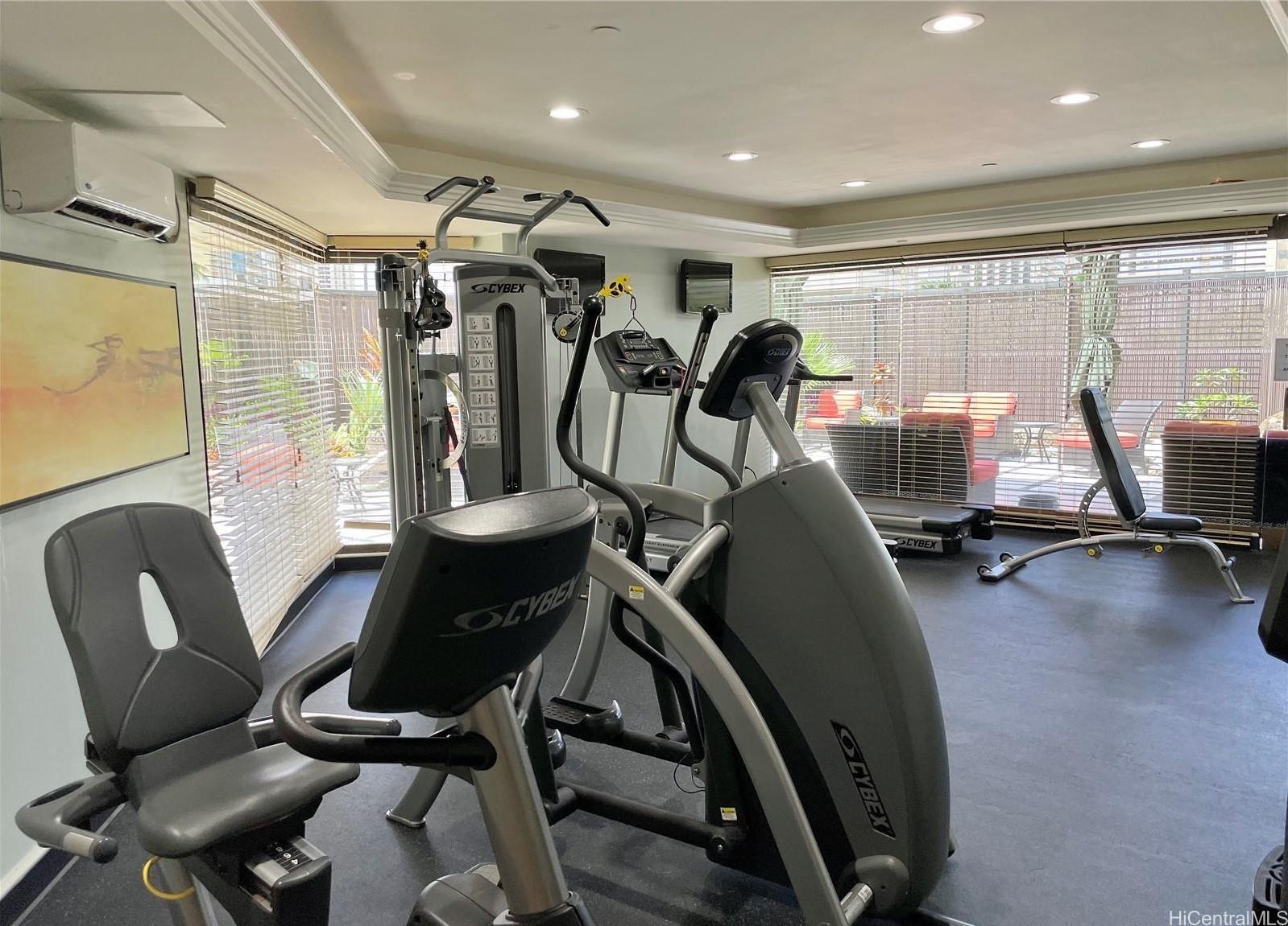 Royal Garden At Waikiki condo # 1612, Honolulu, Hawaii - photo 15 of 21