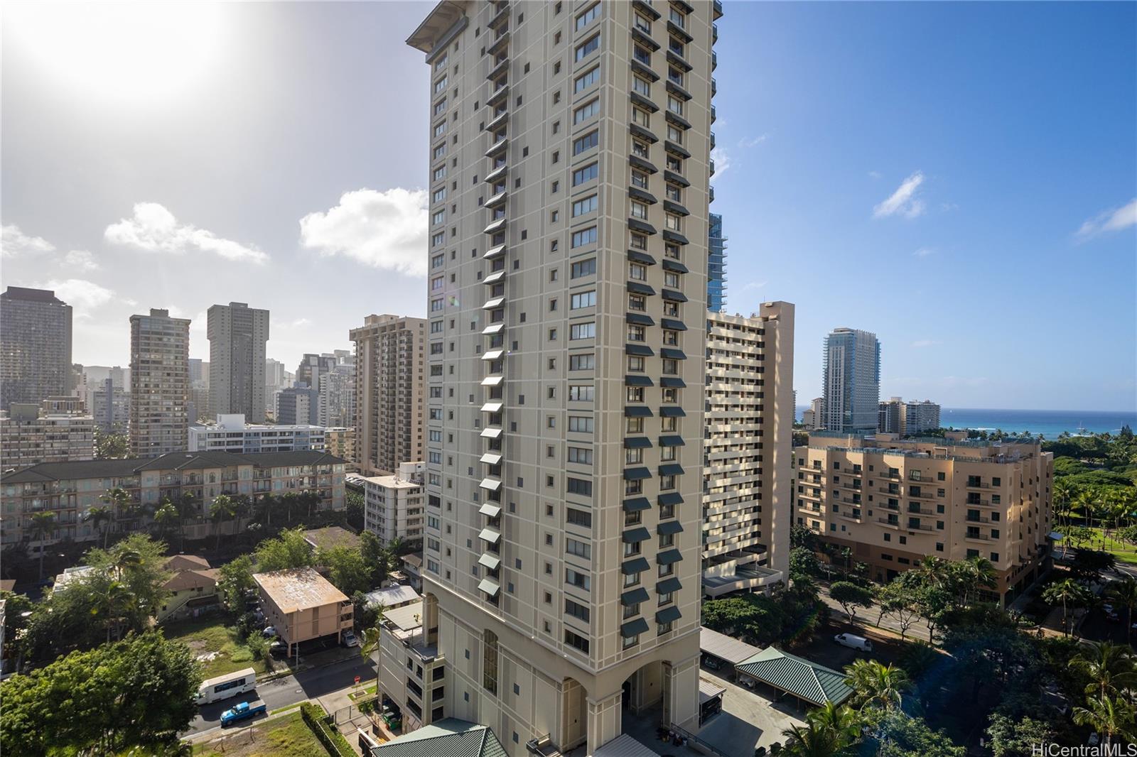 Royal Garden At Waikiki condo # 1703, Honolulu, Hawaii - photo 11 of 20