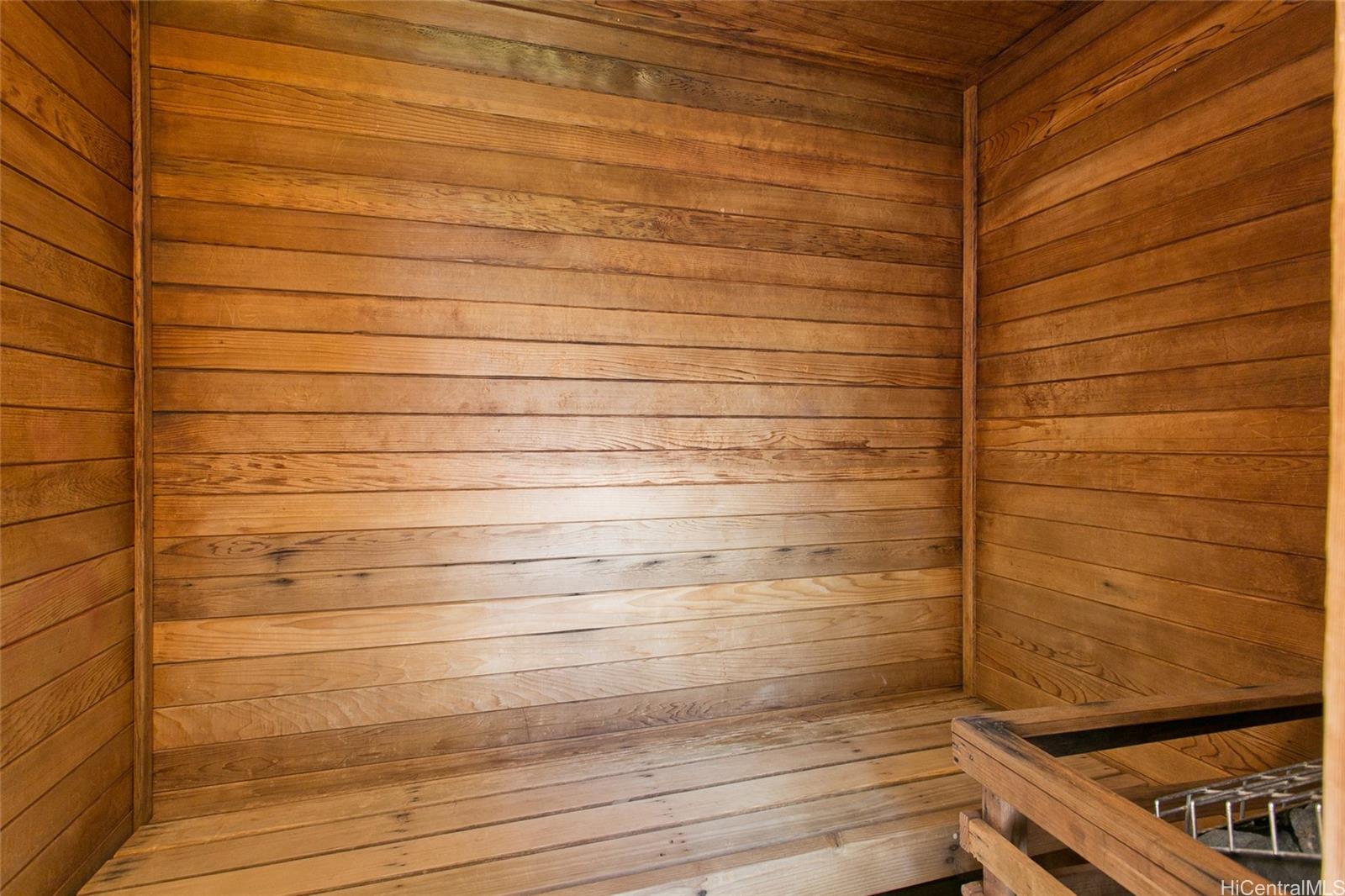 Royal Garden At Waikiki condo # 1705, Honolulu, Hawaii - photo 18 of 18