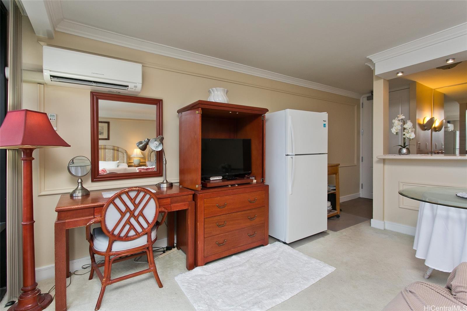 Royal Garden At Waikiki condo # 1705, Honolulu, Hawaii - photo 3 of 18