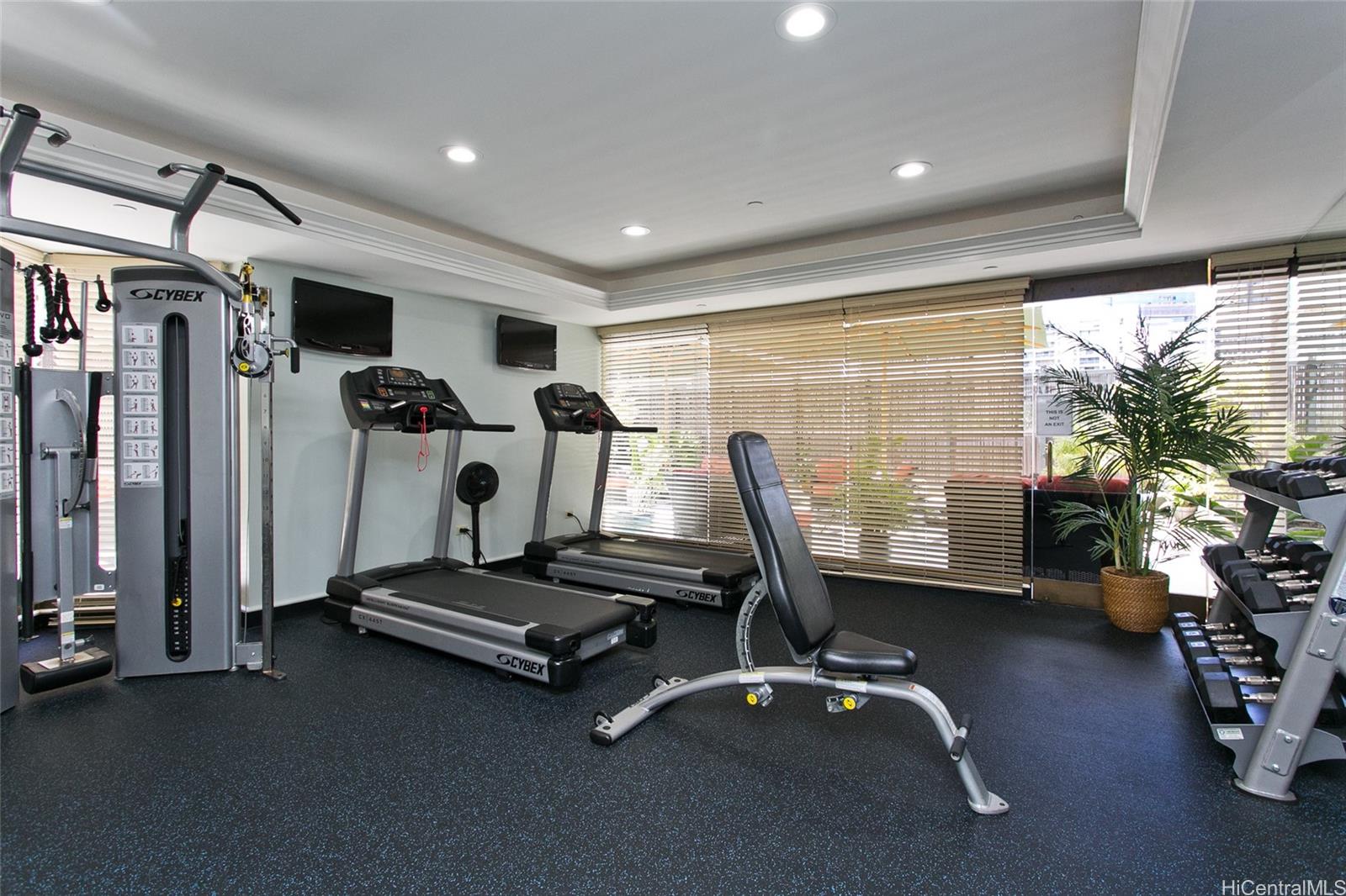 Royal Garden At Waikiki condo # 1705, Honolulu, Hawaii - photo 9 of 18