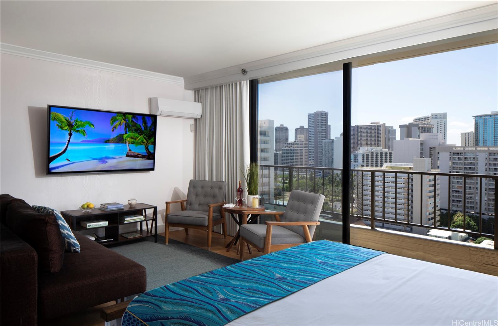 Royal Garden At Waikiki condo # 1711, Honolulu, Hawaii - photo 2 of 23