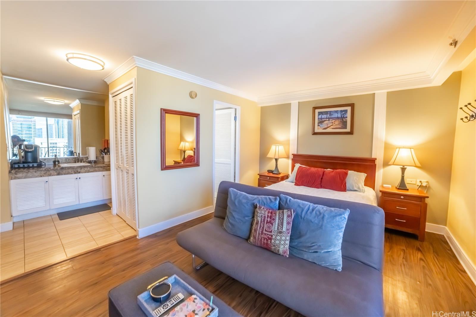 Royal Garden At Waikiki condo # 1804, Honolulu, Hawaii - photo 4 of 16