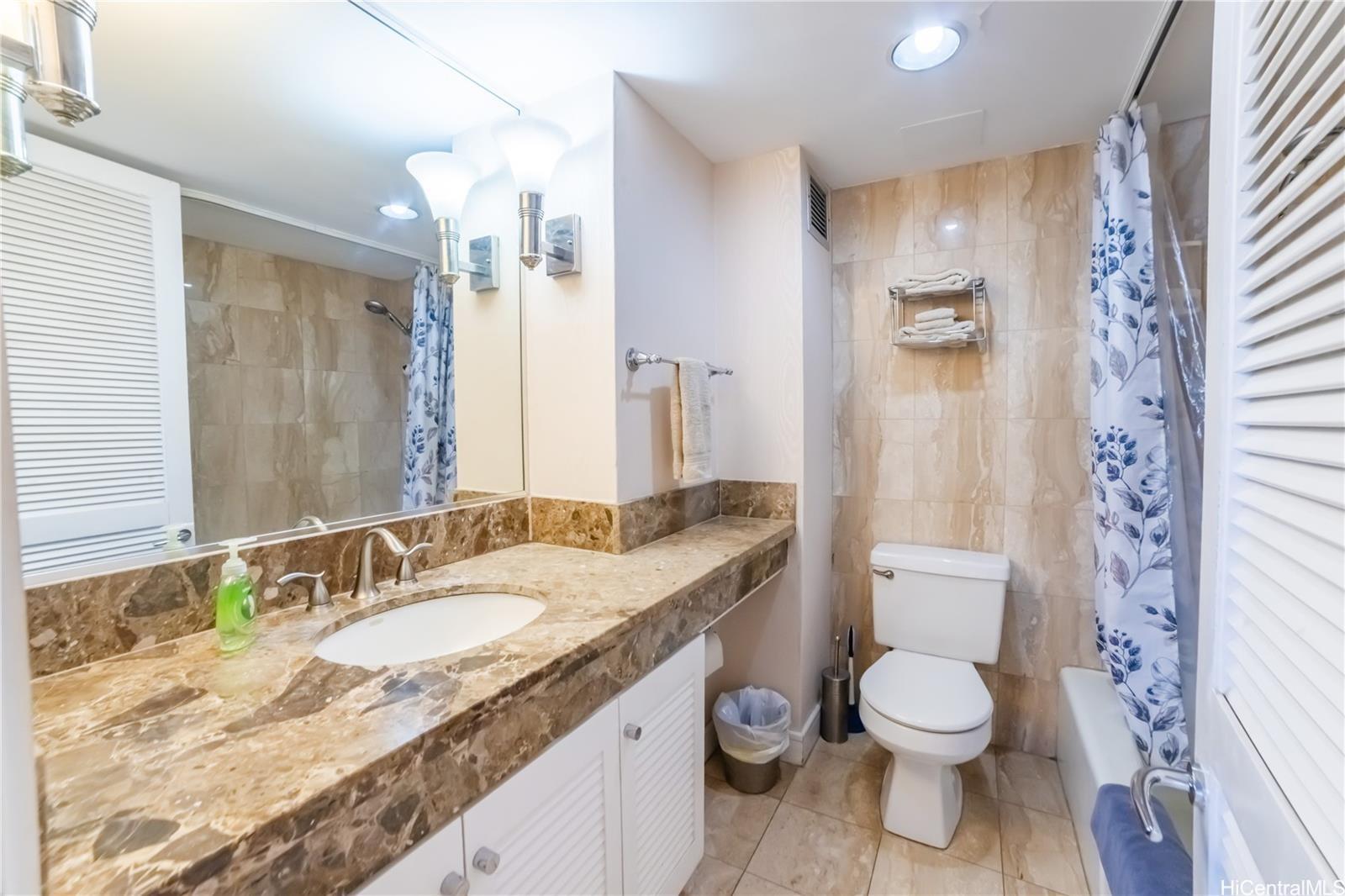 Royal Garden At Waikiki condo # 1804, Honolulu, Hawaii - photo 9 of 16