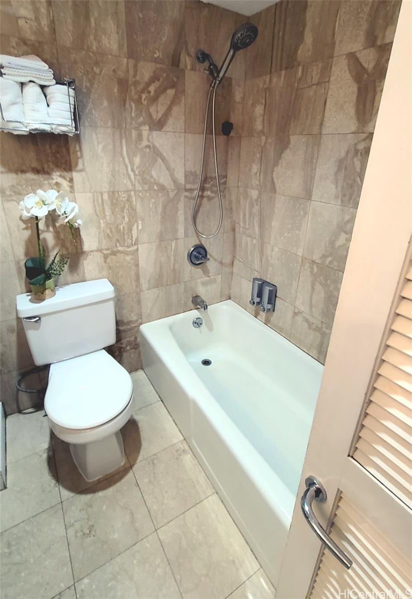 Royal Garden At Waikiki condo # 1808, Honolulu, Hawaii - photo 22 of 25