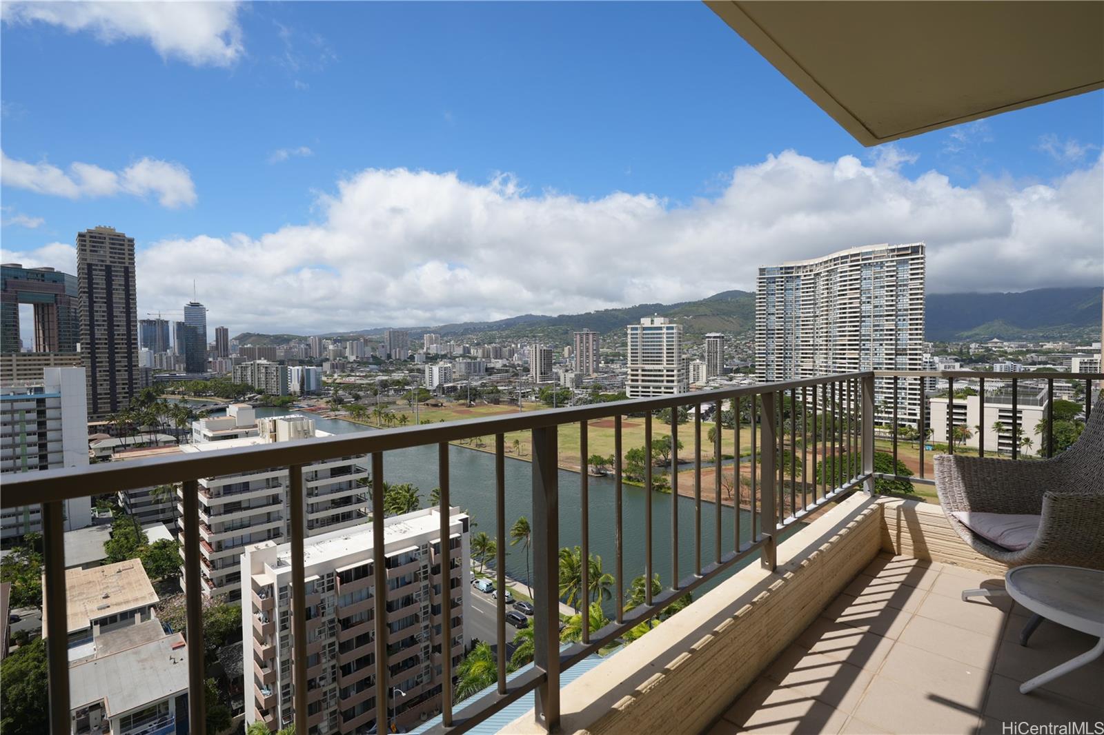 Royal Garden At Waikiki condo # 1812, Honolulu, Hawaii - photo 10 of 23