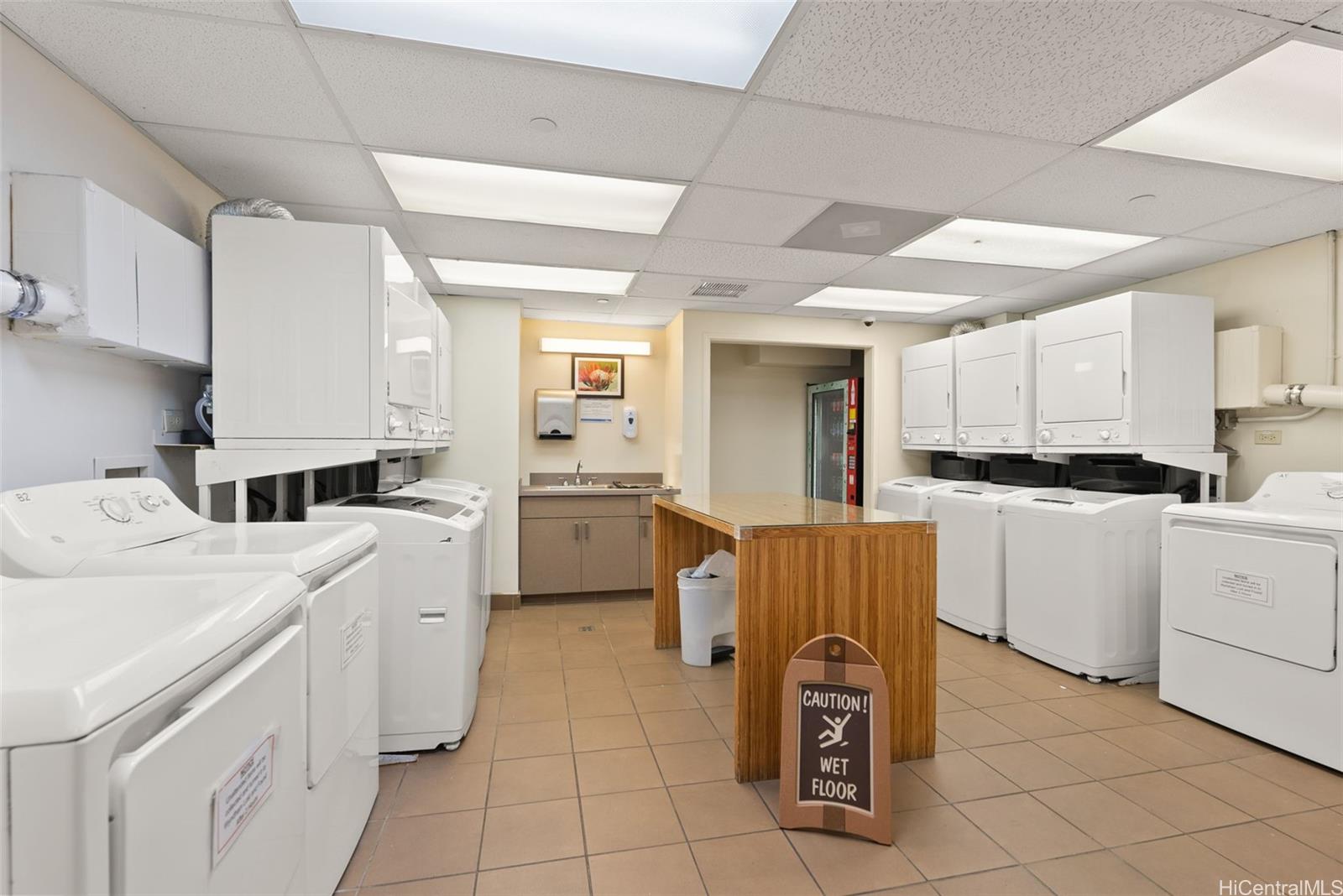 Royal Garden At Waikiki condo # 2108, Honolulu, Hawaii - photo 21 of 25