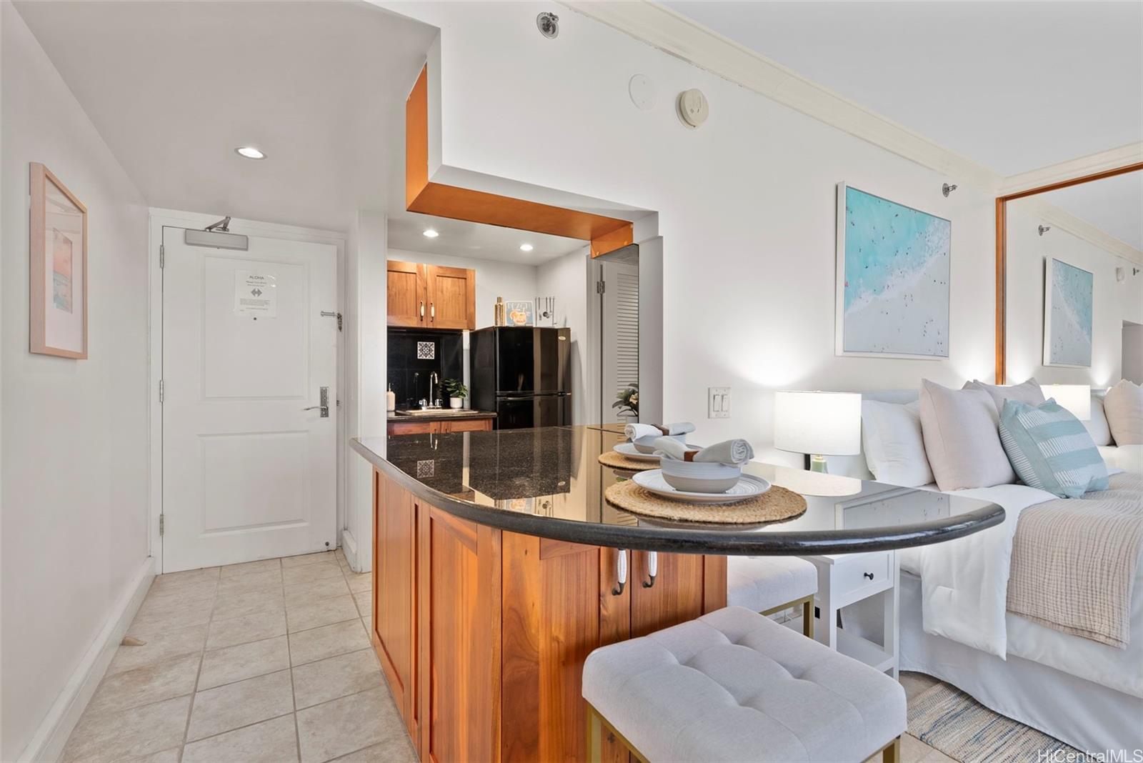 Royal Garden At Waikiki condo # 2108, Honolulu, Hawaii - photo 4 of 25