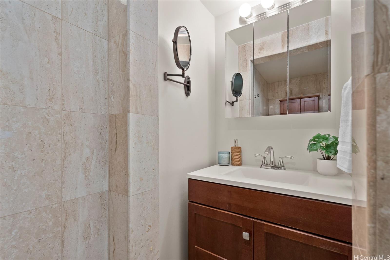 Royal Garden At Waikiki condo # 2108, Honolulu, Hawaii - photo 6 of 25