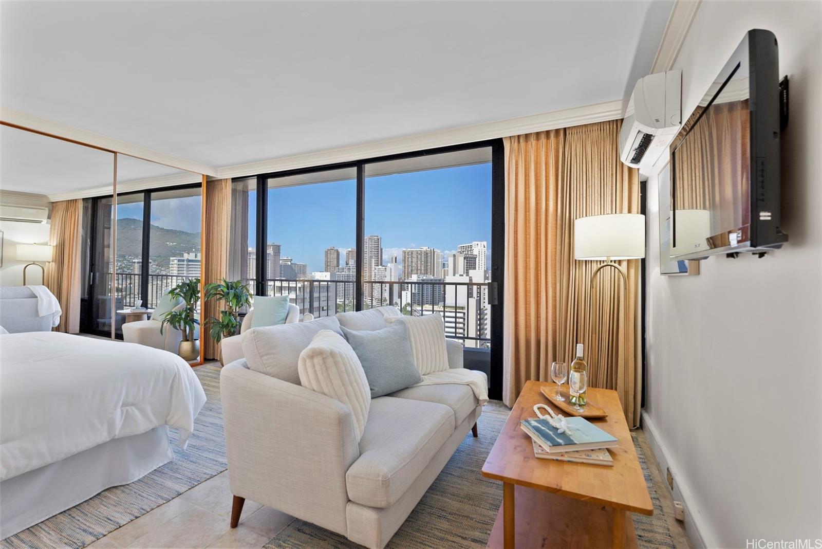 Royal Garden At Waikiki condo # 2108, Honolulu, Hawaii - photo 8 of 25