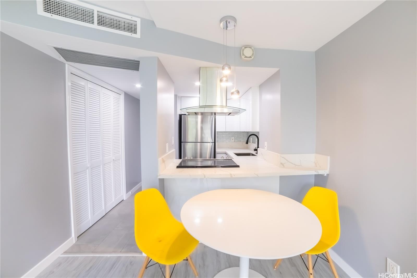 Seaside Suites condo # 310, Honolulu, Hawaii - photo 12 of 17