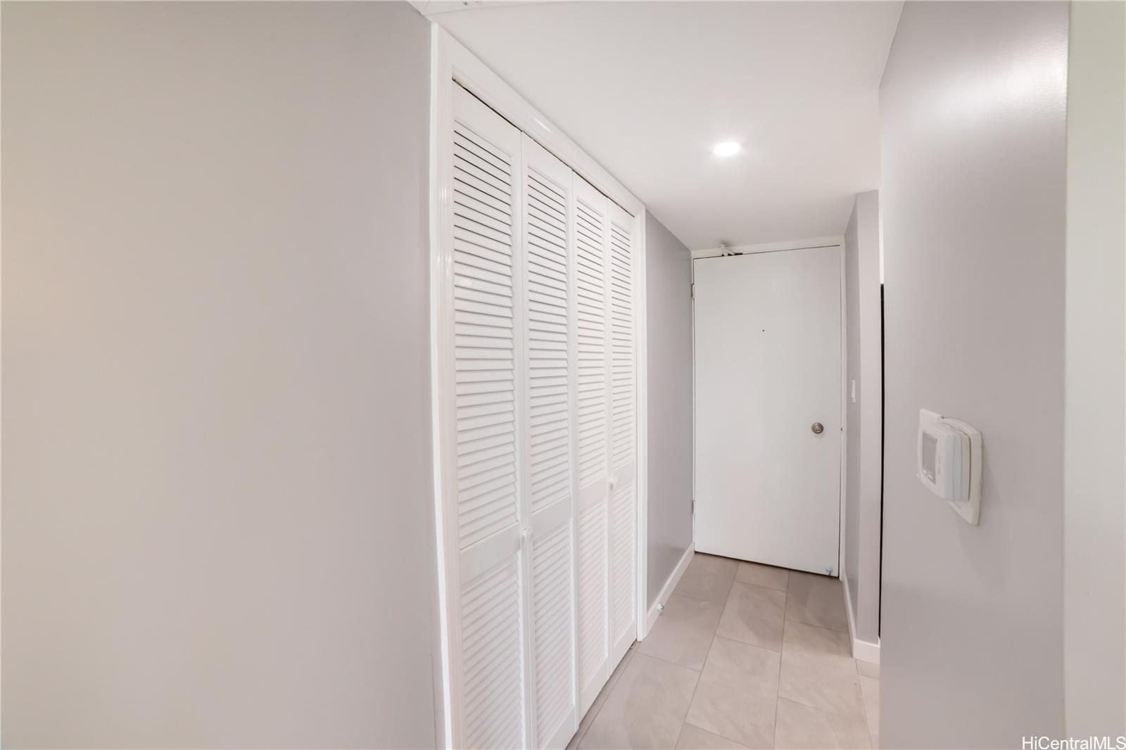 Seaside Suites condo # 310, Honolulu, Hawaii - photo 15 of 17