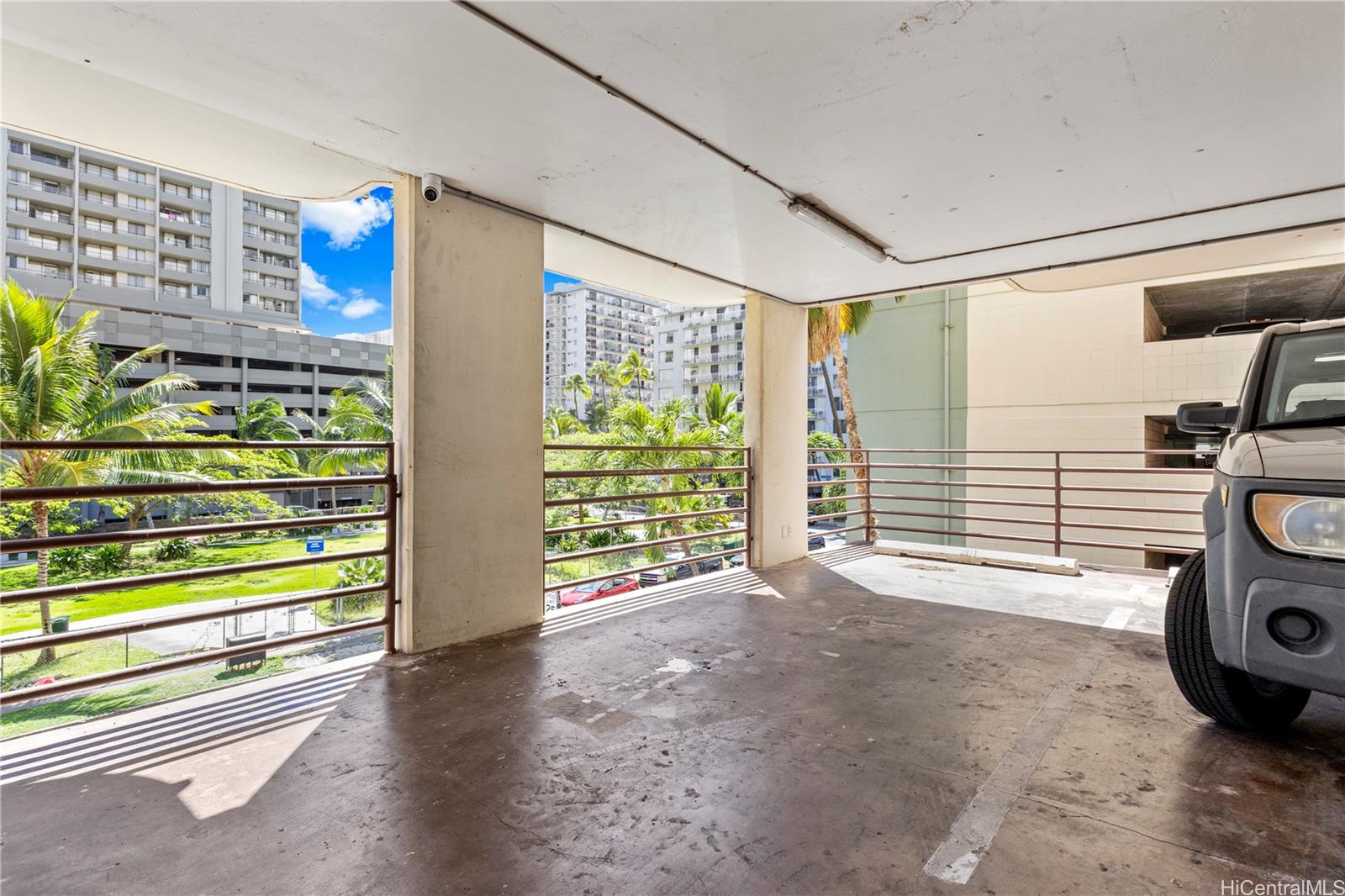 Seaside Suites condo # 404, Honolulu, Hawaii - photo 17 of 24