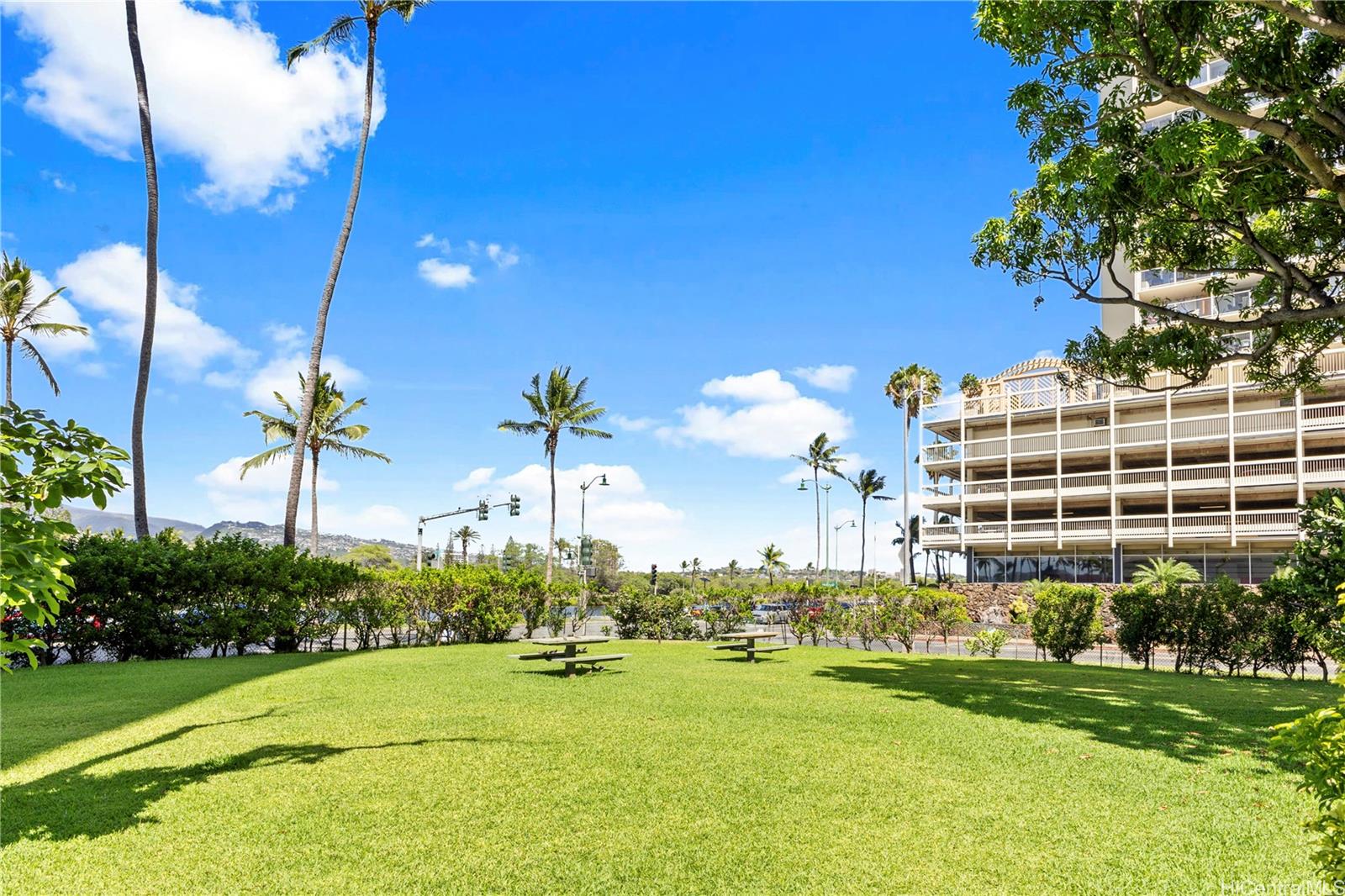 Seaside Suites condo # 404, Honolulu, Hawaii - photo 18 of 24