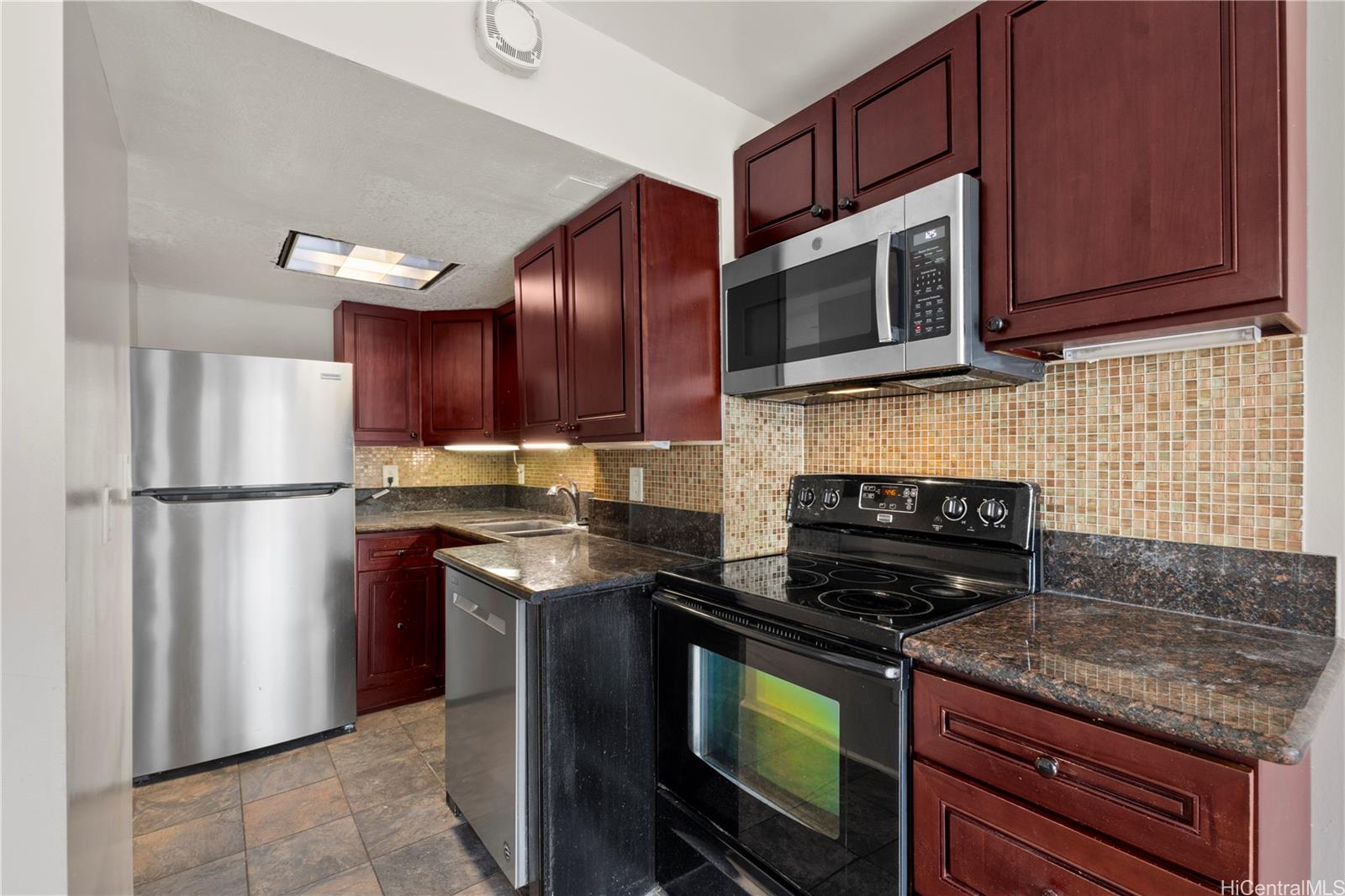 Seaside Suites condo # 404, Honolulu, Hawaii - photo 9 of 24