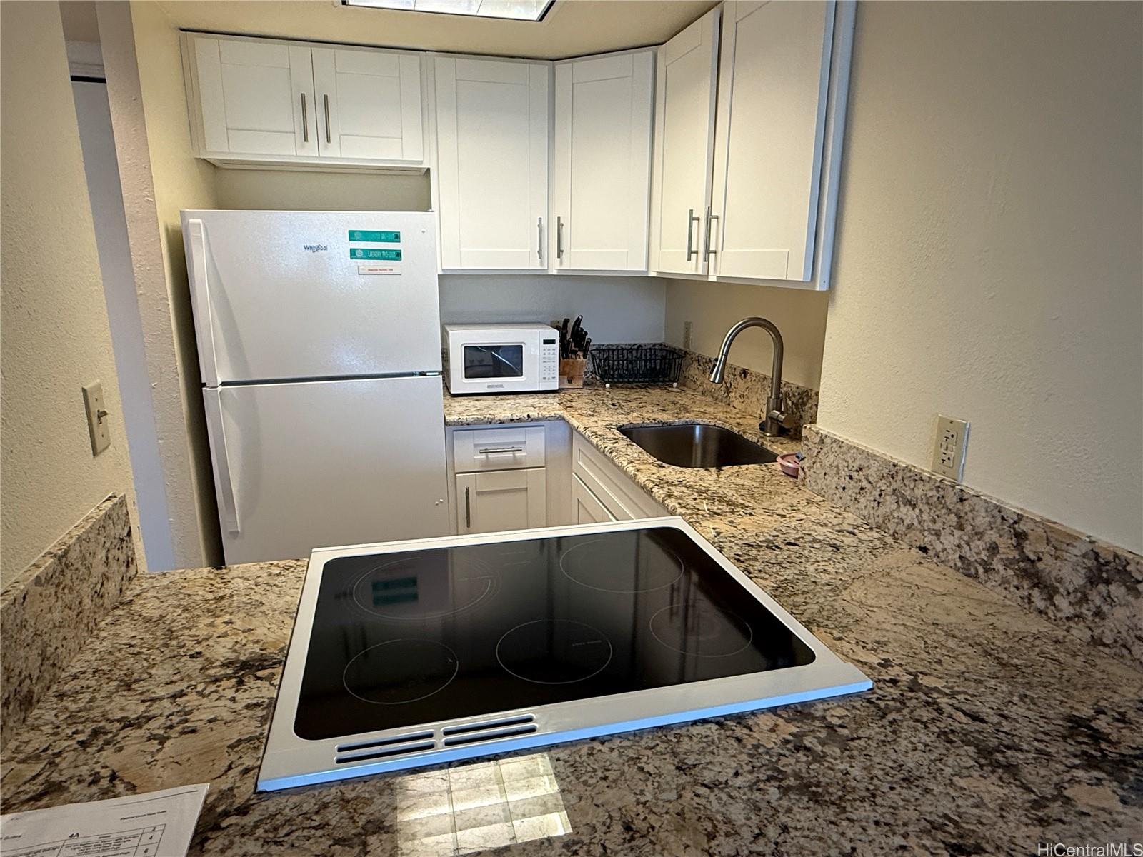 440 Seaside Ave Honolulu - Rental - photo 4 of 20