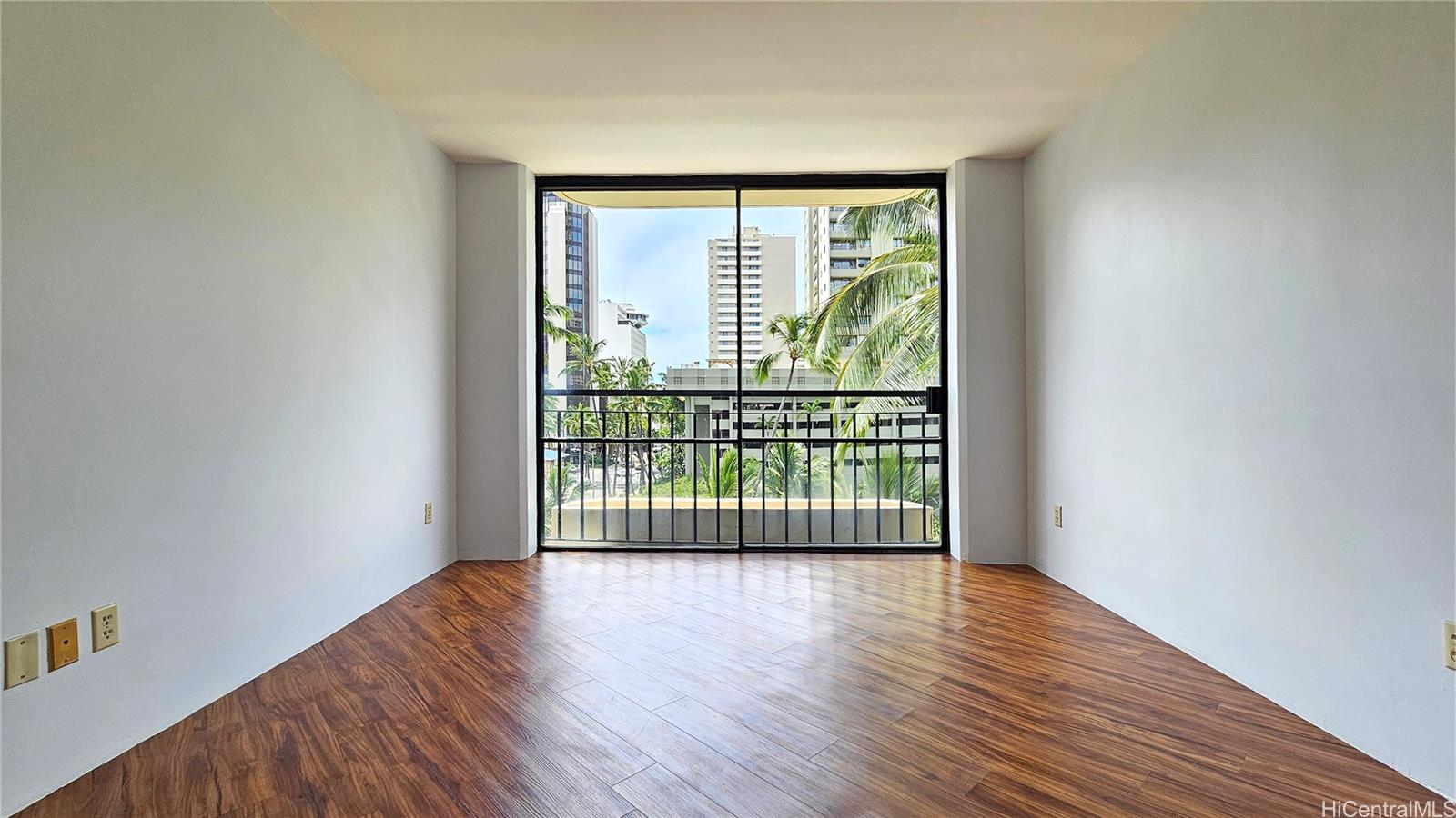 Seaside Suites condo # 506, Honolulu, Hawaii - photo 7 of 25