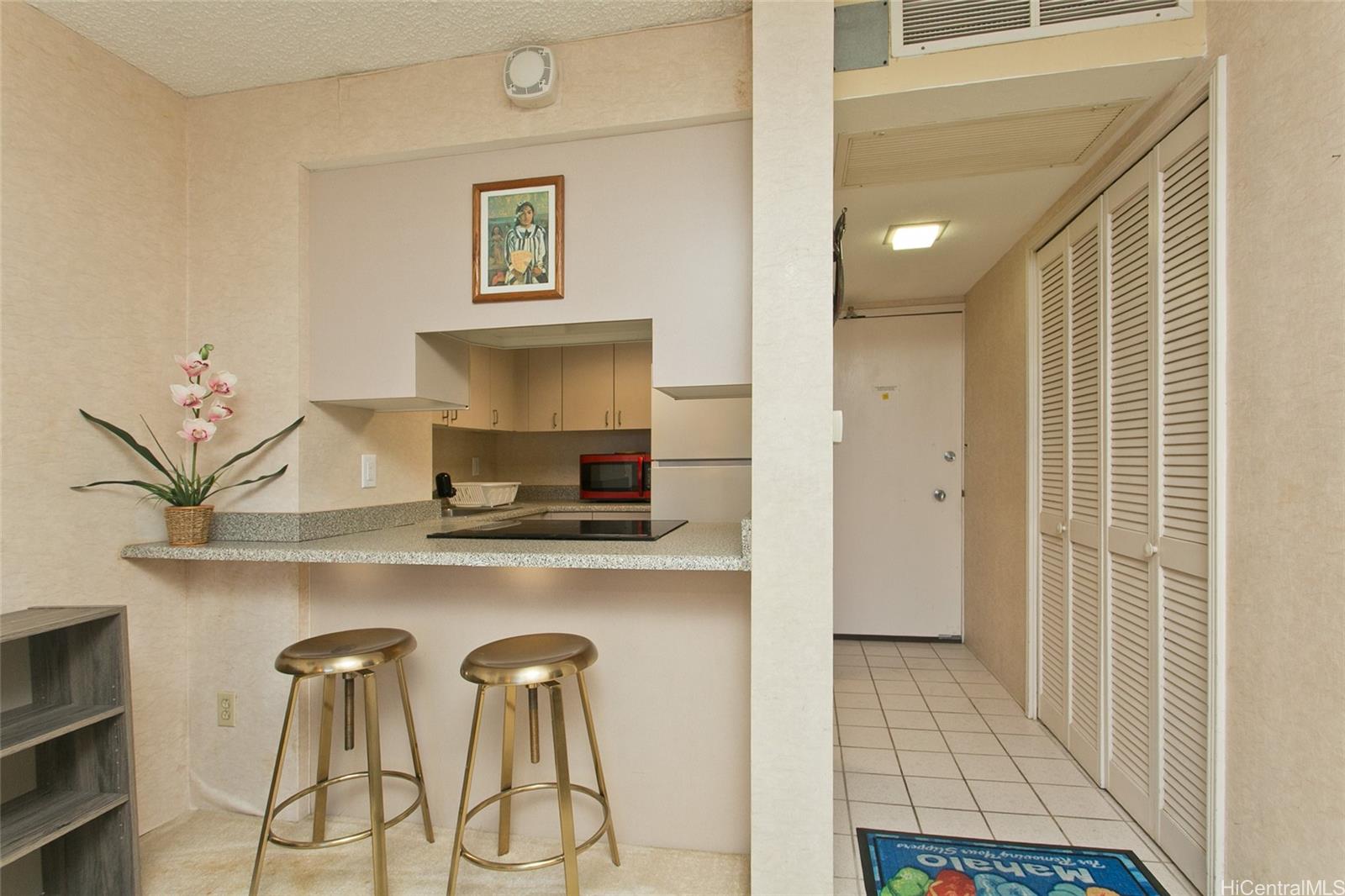 Seaside Suites condo # 605, Honolulu, Hawaii - photo 5 of 18