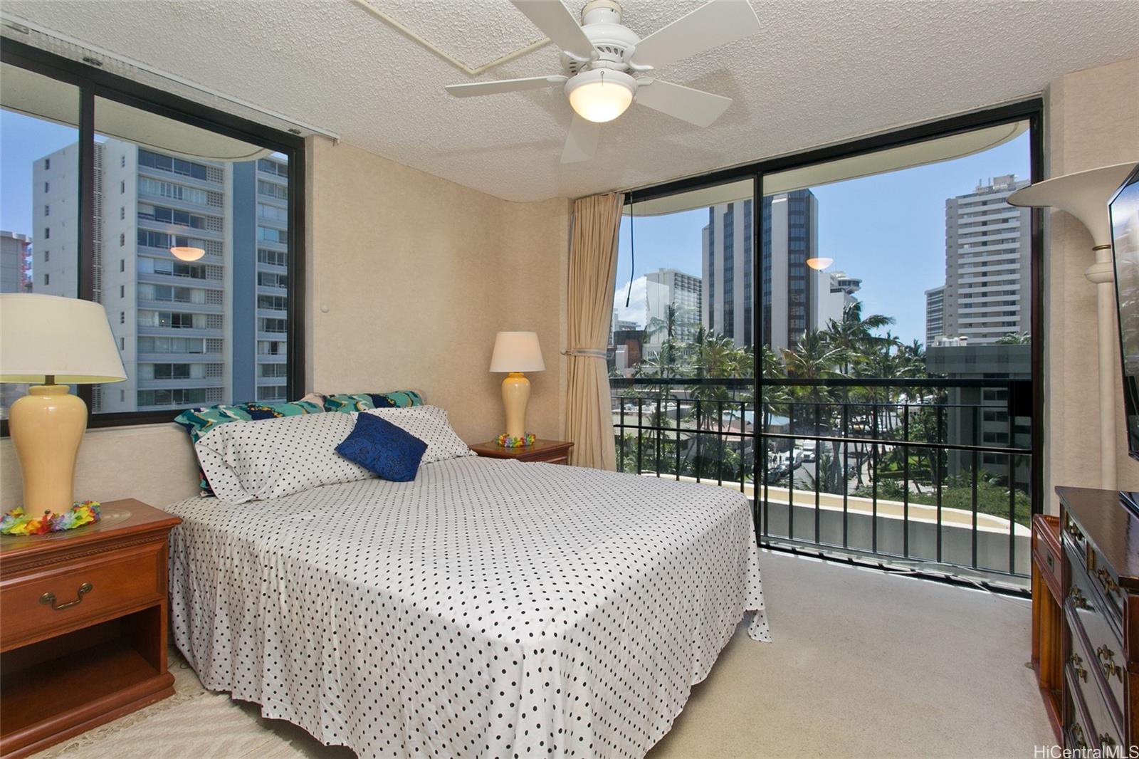 Seaside Suites condo # 605, Honolulu, Hawaii - photo 8 of 18