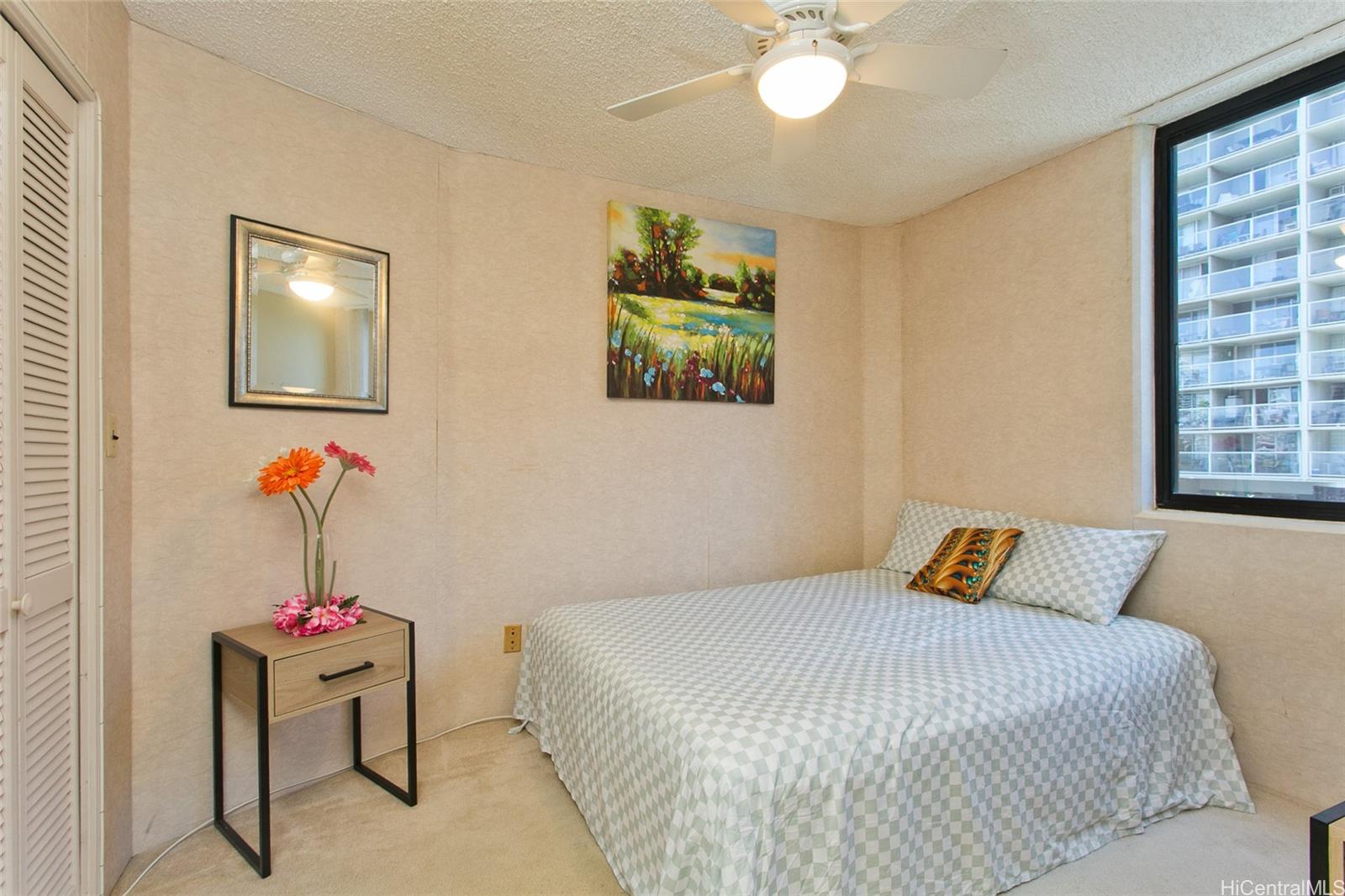 Seaside Suites condo # 605, Honolulu, Hawaii - photo 10 of 18