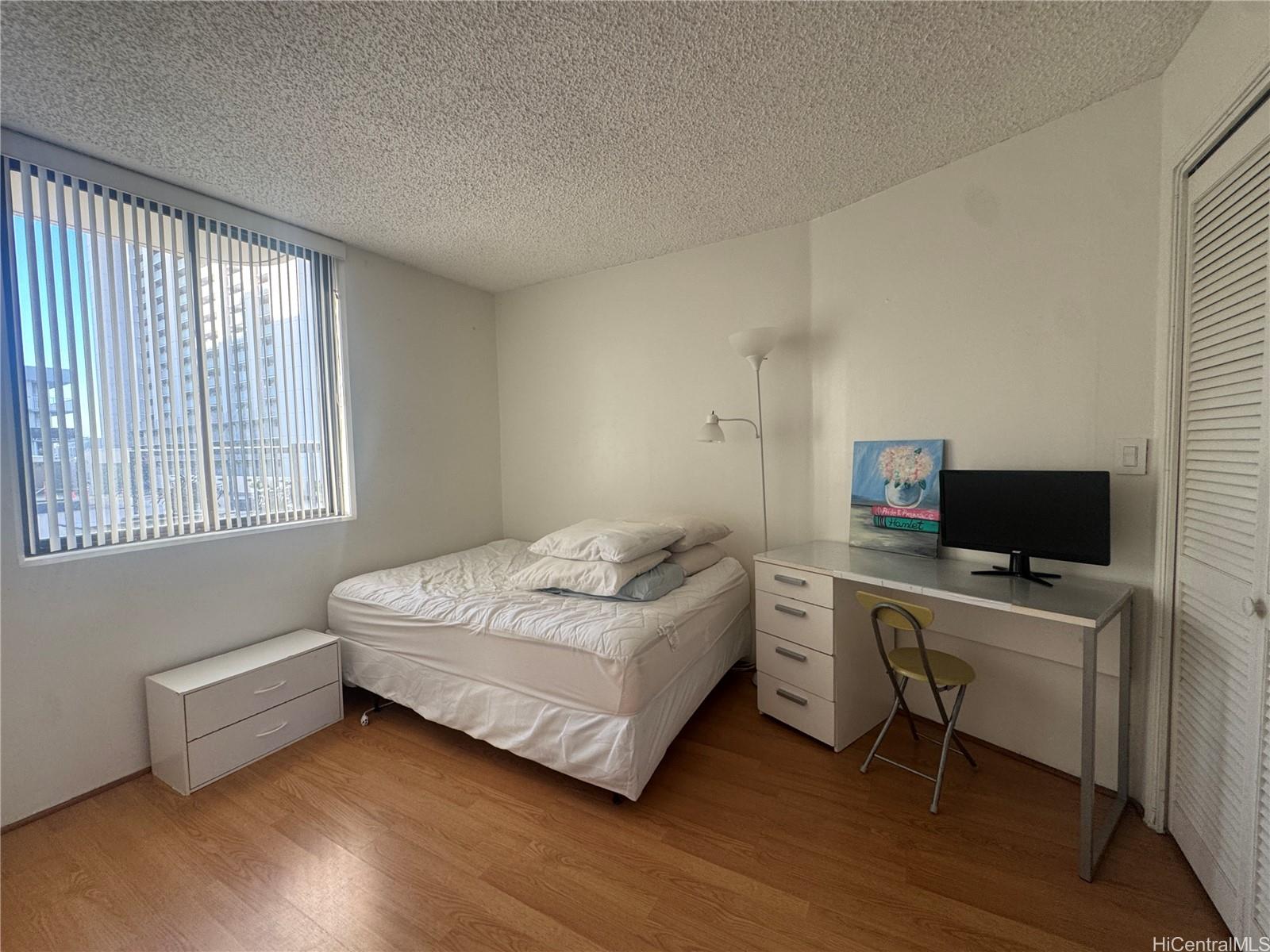 Seaside Suites condo # 708, Honolulu, Hawaii - photo 4 of 12