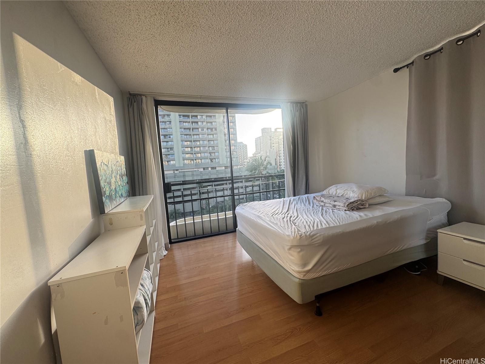 Seaside Suites condo # 708, Honolulu, Hawaii - photo 5 of 12