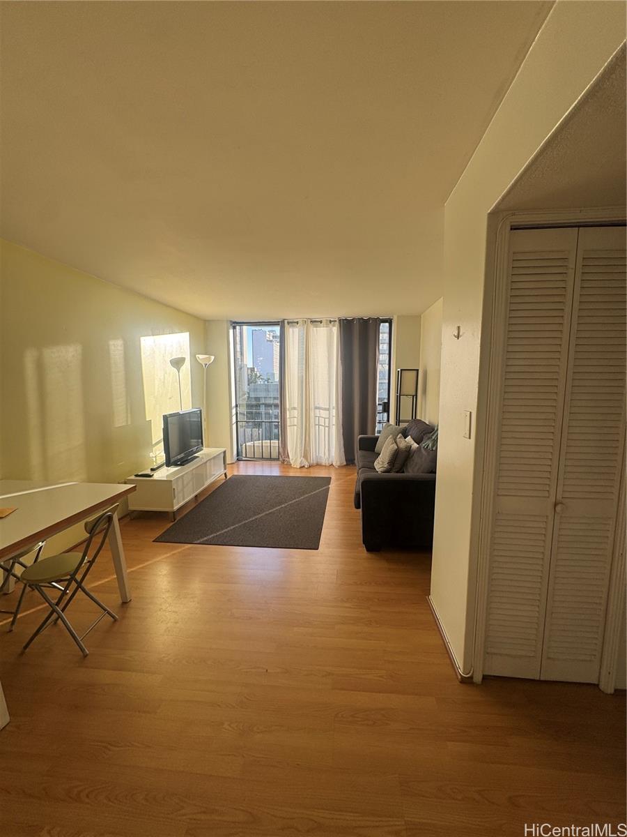 Seaside Suites condo # 708, Honolulu, Hawaii - photo 9 of 12