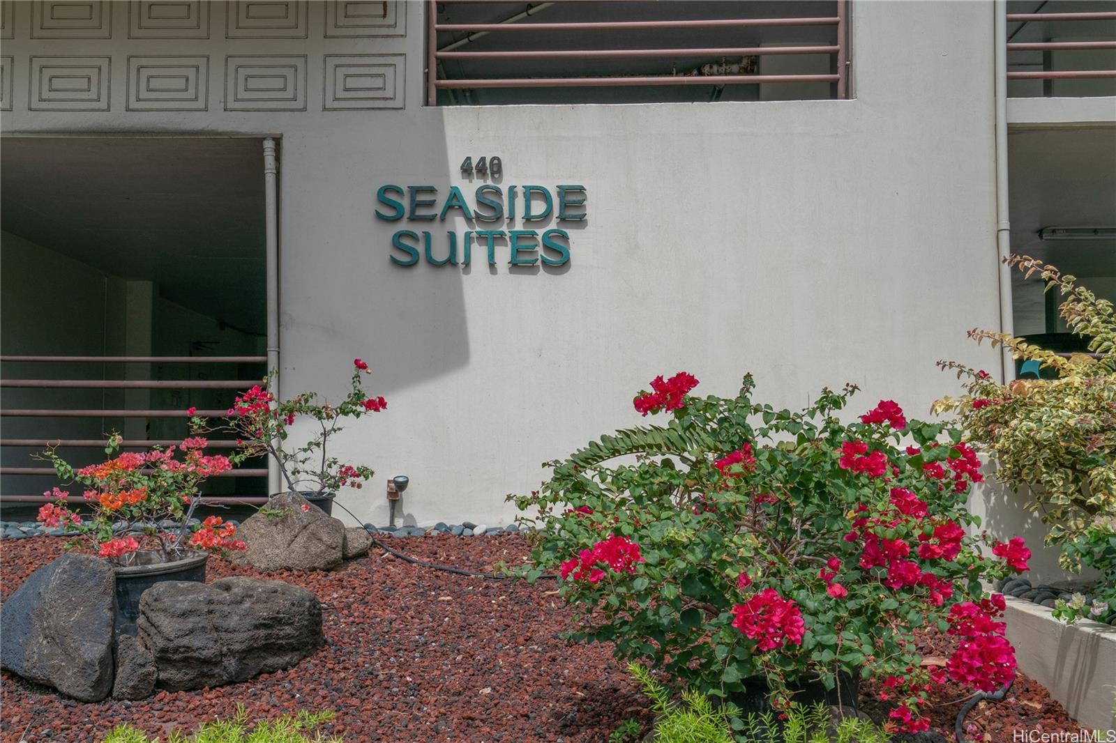 Seaside Suites condo # 903, Honolulu, Hawaii - photo 23 of 25