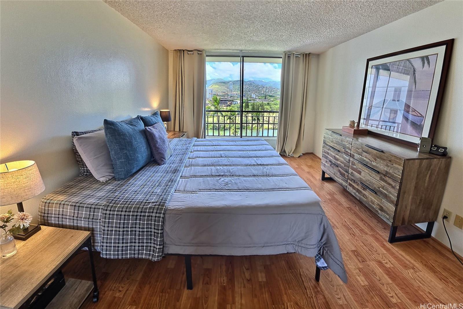 Seaside Suites condo # 903, Honolulu, Hawaii - photo 9 of 25