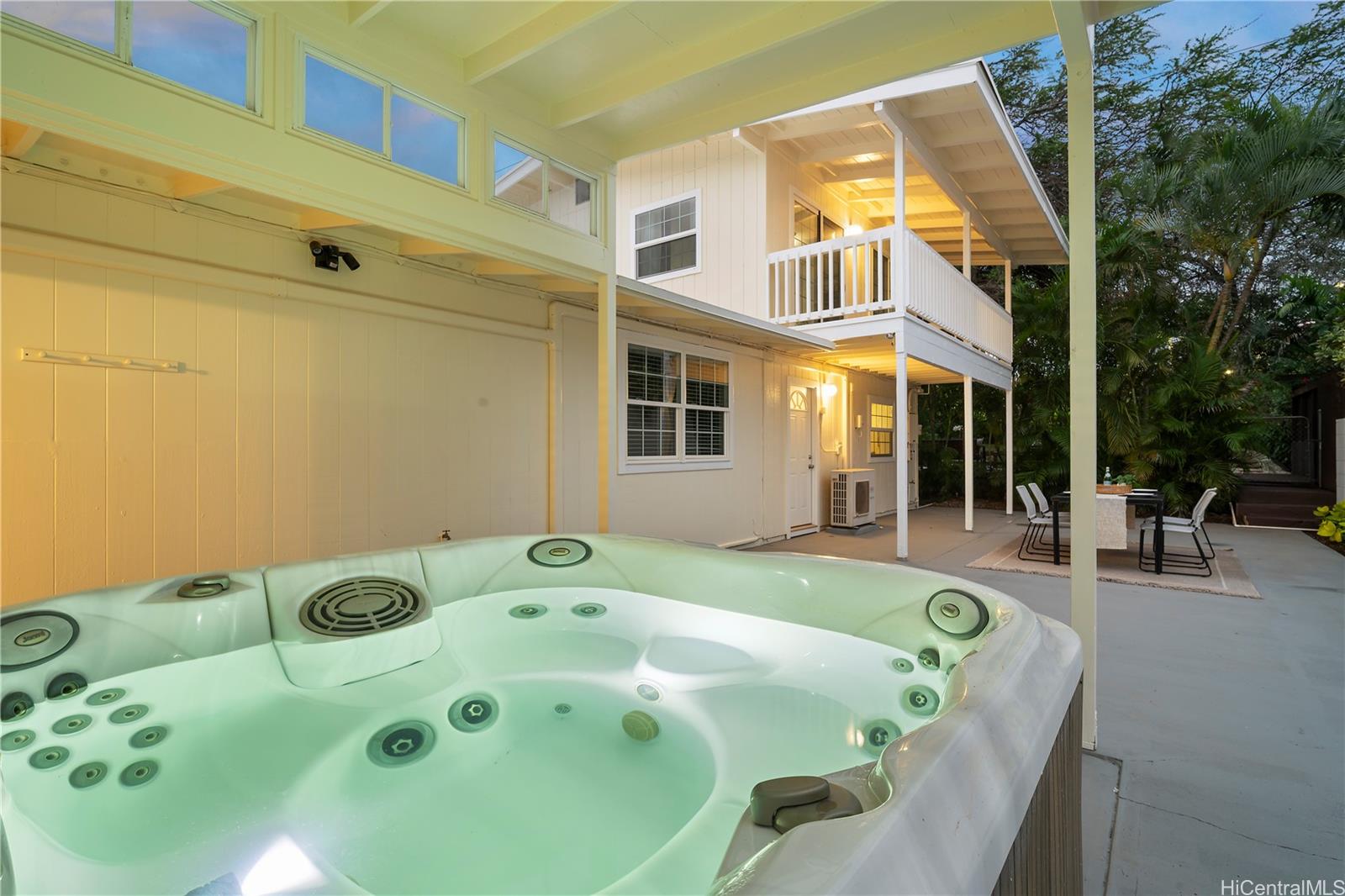 441  Kaumakani Street Koko Head Terrace, Hawaii Kai home - photo 19 of 24