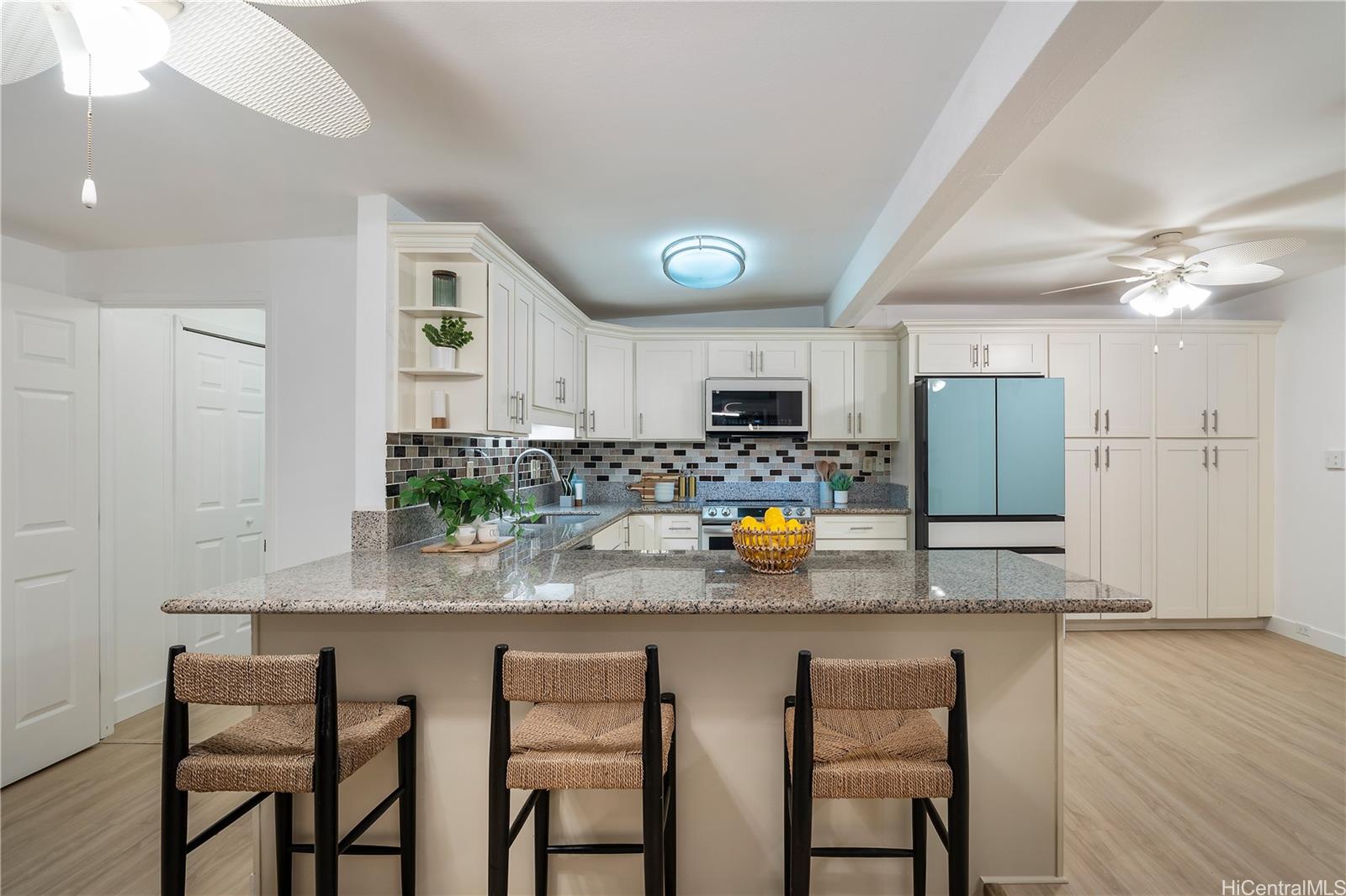 441  Kaumakani Street Koko Head Terrace, Hawaii Kai home - photo 3 of 24