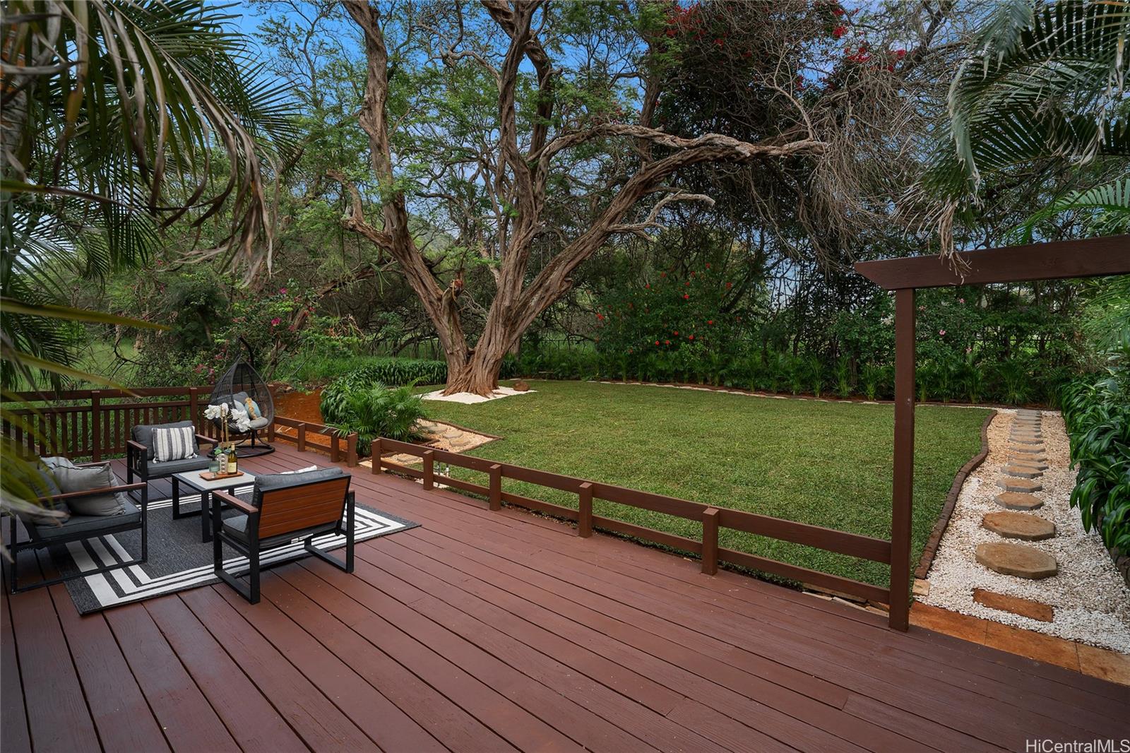 441  Kaumakani Street Koko Head Terrace, Hawaii Kai home - photo 21 of 24