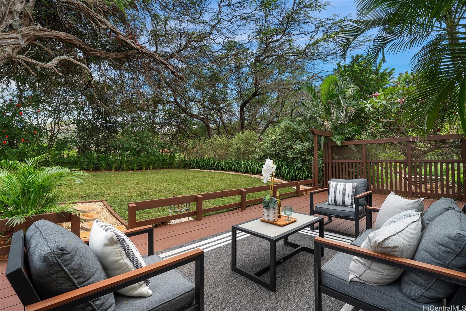 441  Kaumakani Street Koko Head Terrace, Hawaii Kai home - photo 22 of 24