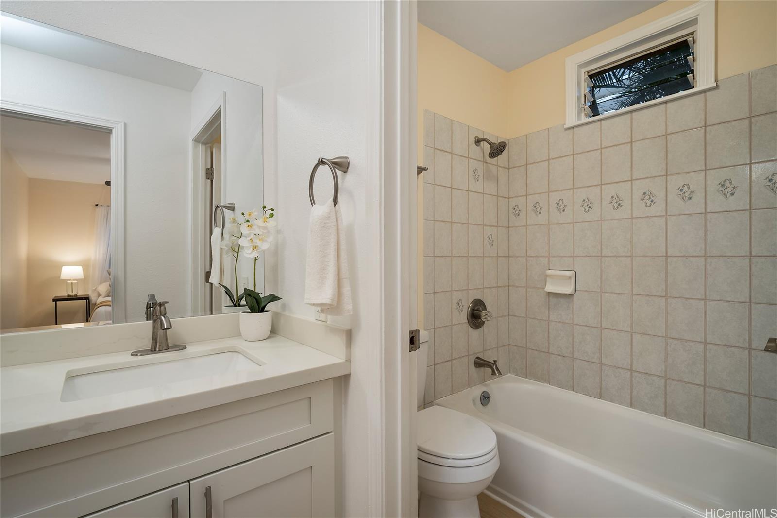 441  Kaumakani Street Koko Head Terrace, Hawaii Kai home - photo 9 of 24