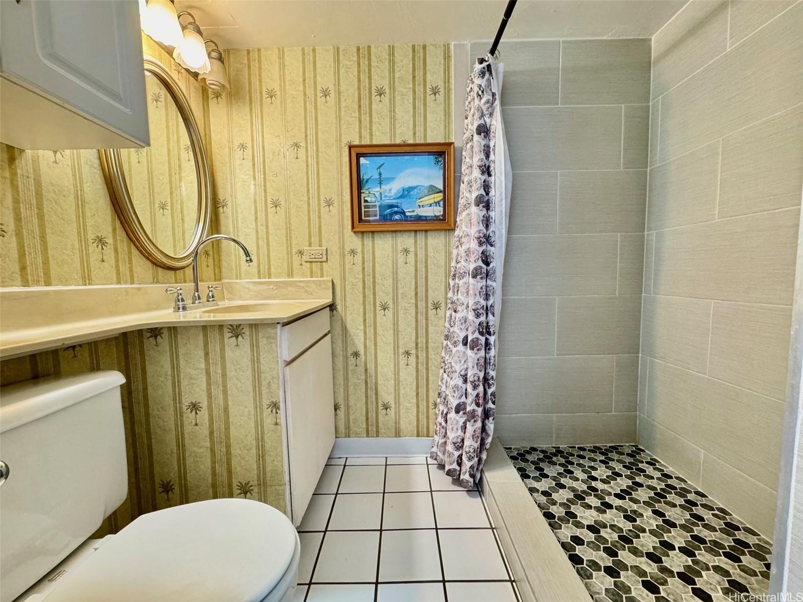 441 Lewers St Honolulu - Rental - photo 3 of 5