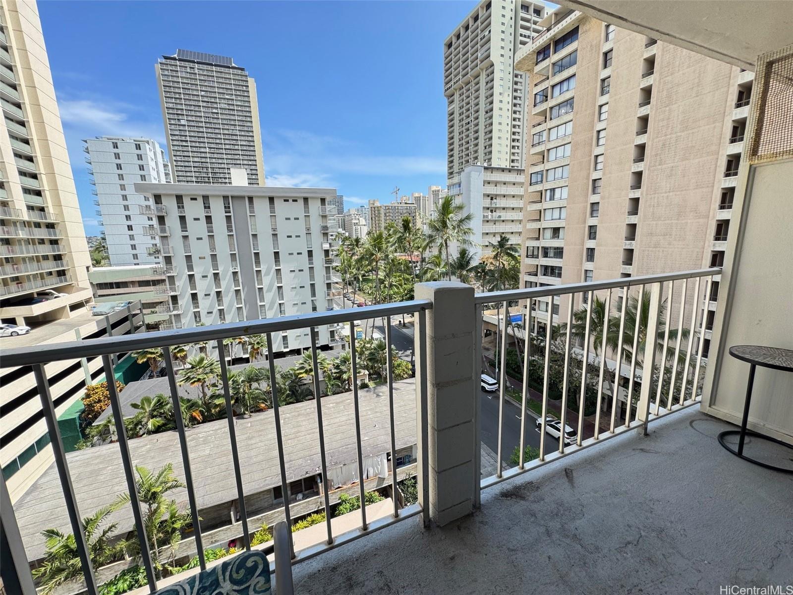 441 Lewers St Honolulu - Rental - photo 4 of 5