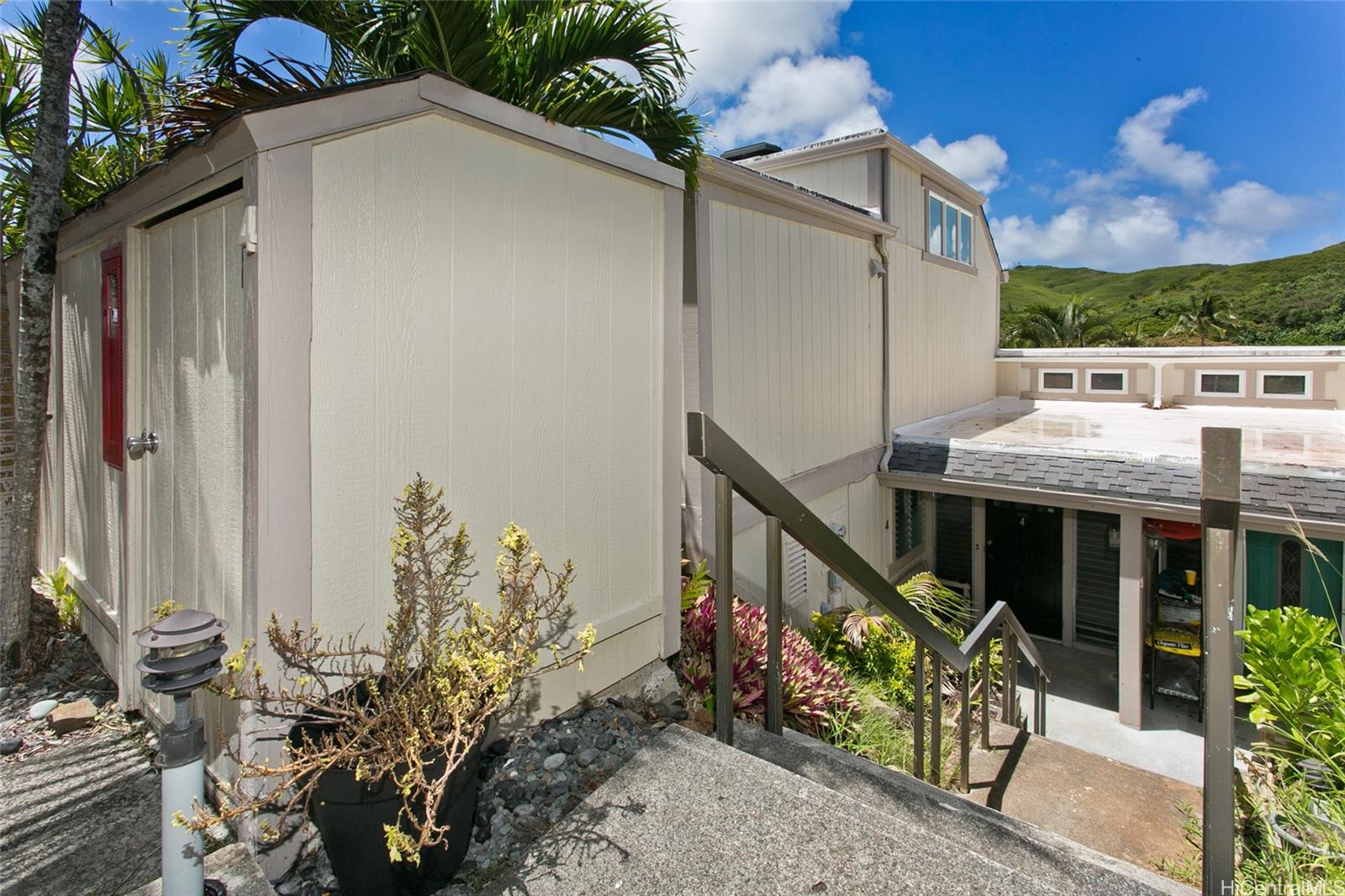 Yacht Club Terrace condo # 2204, Kaneohe, Hawaii - photo 22 of 25