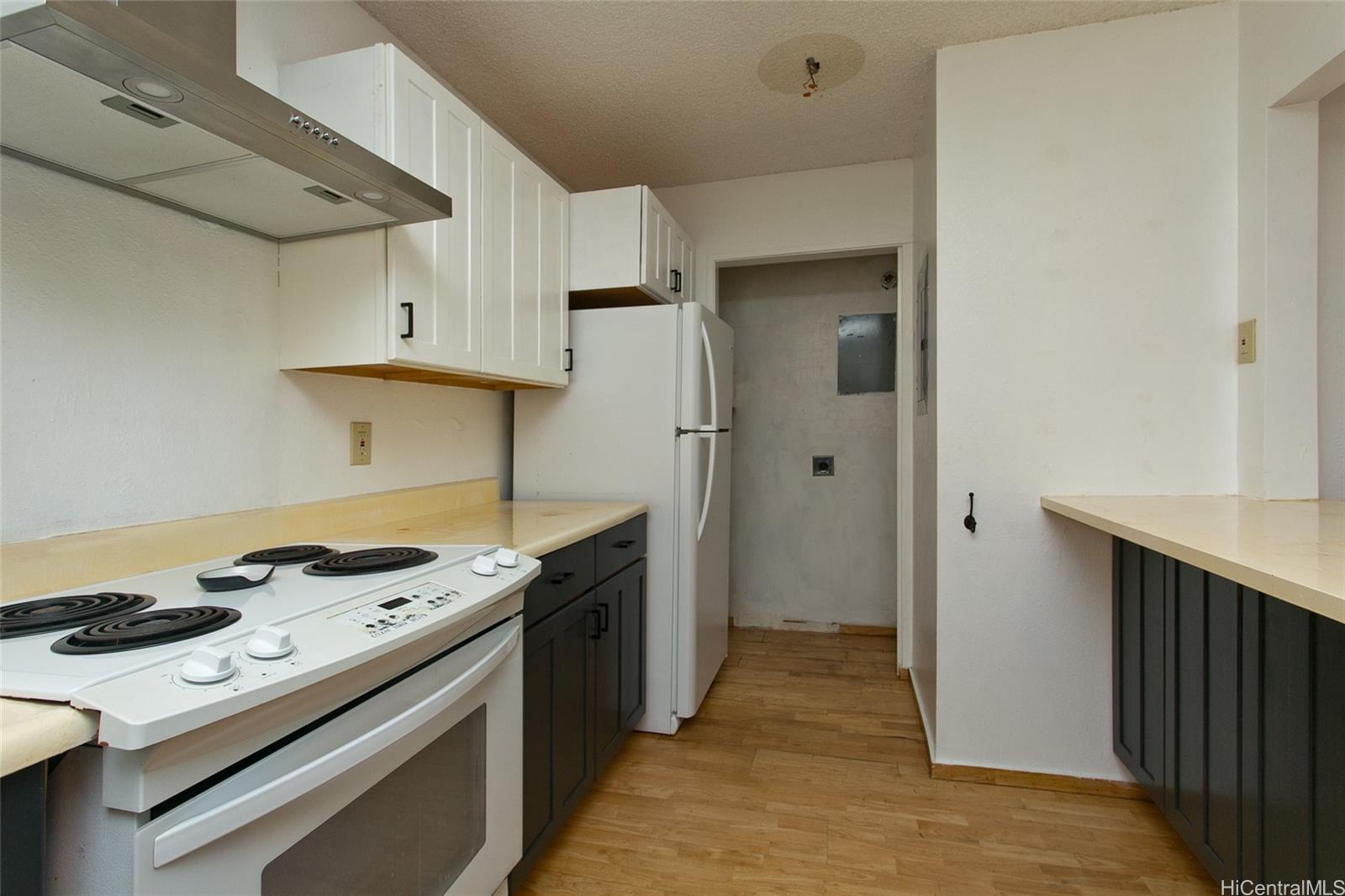 Yacht Club Terrace condo # 2204, Kaneohe, Hawaii - photo 4 of 24